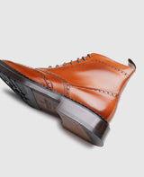 No. 6831 - Rotbraun